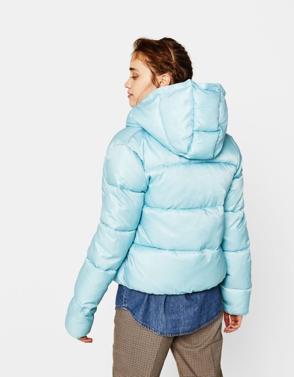 Puffer jacket with hood