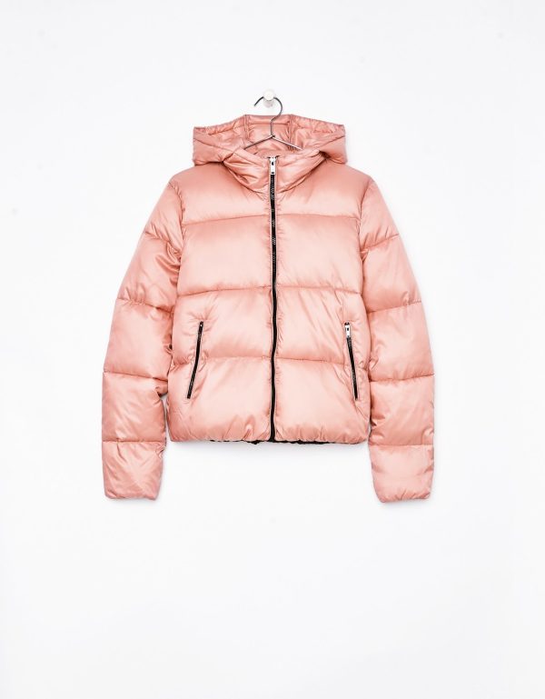 Puffer jacket with hood